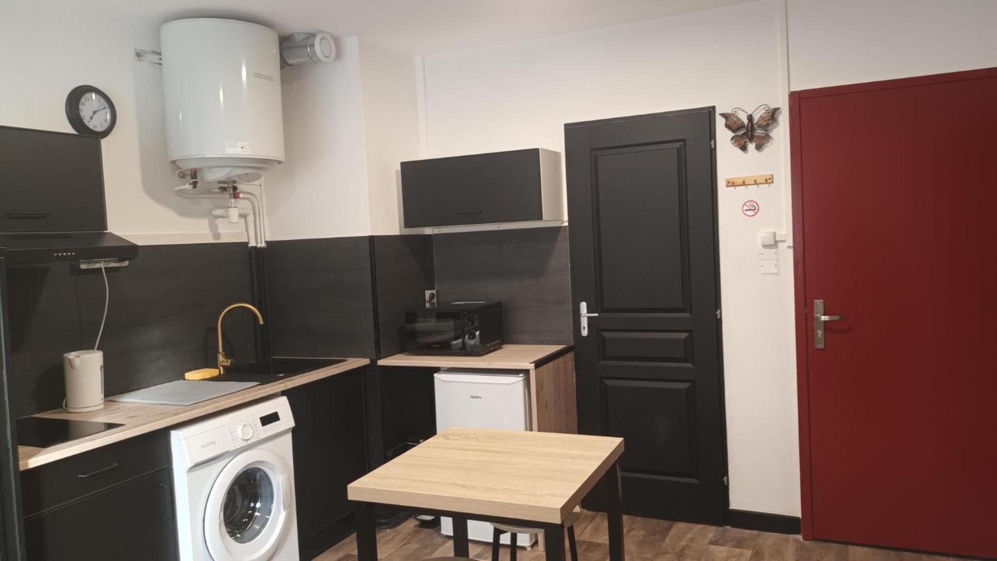 Appartement T1 Proche De Vulcania Pontaumur Екстериор снимка