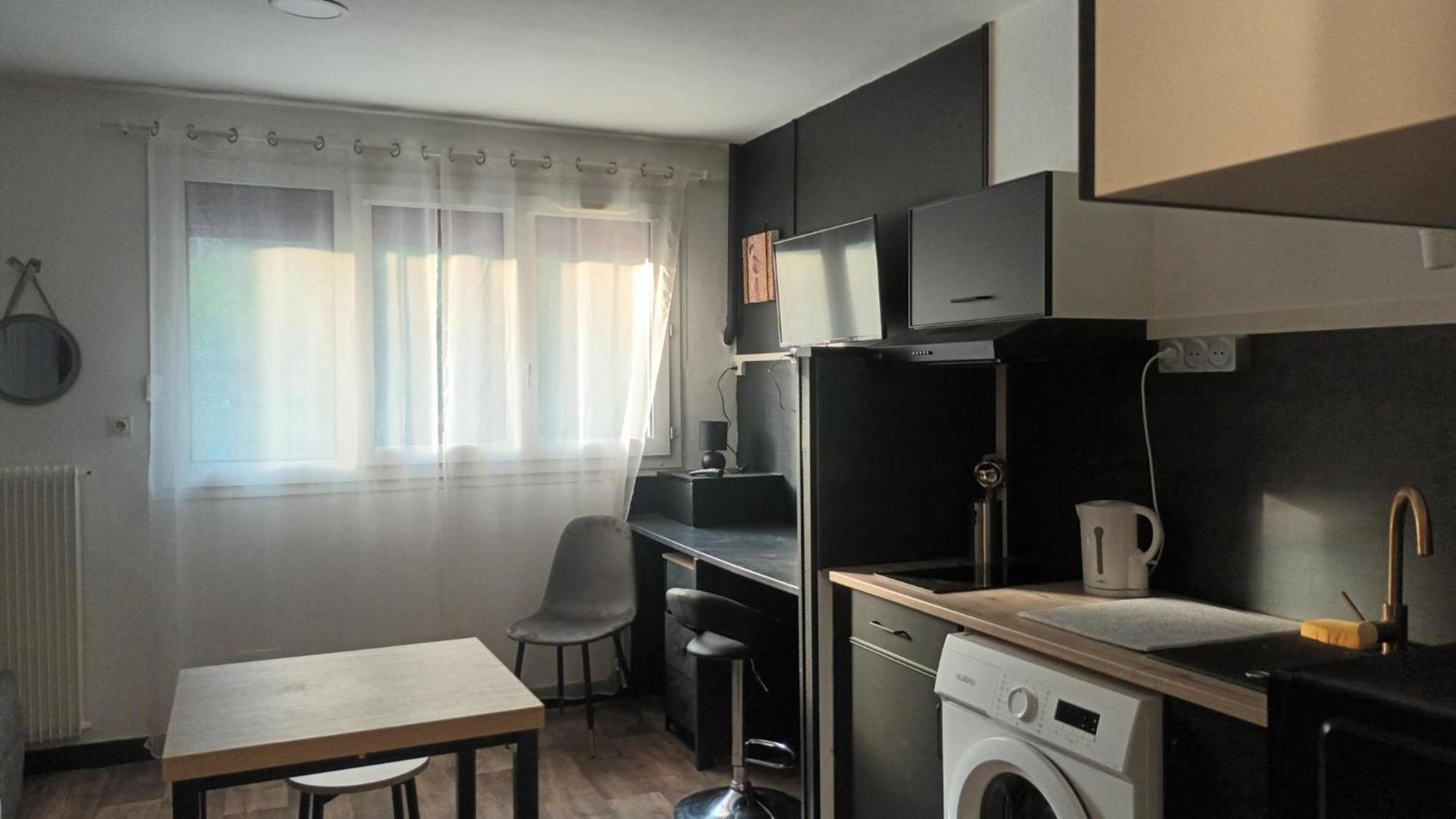 Appartement T1 Proche De Vulcania Pontaumur Екстериор снимка